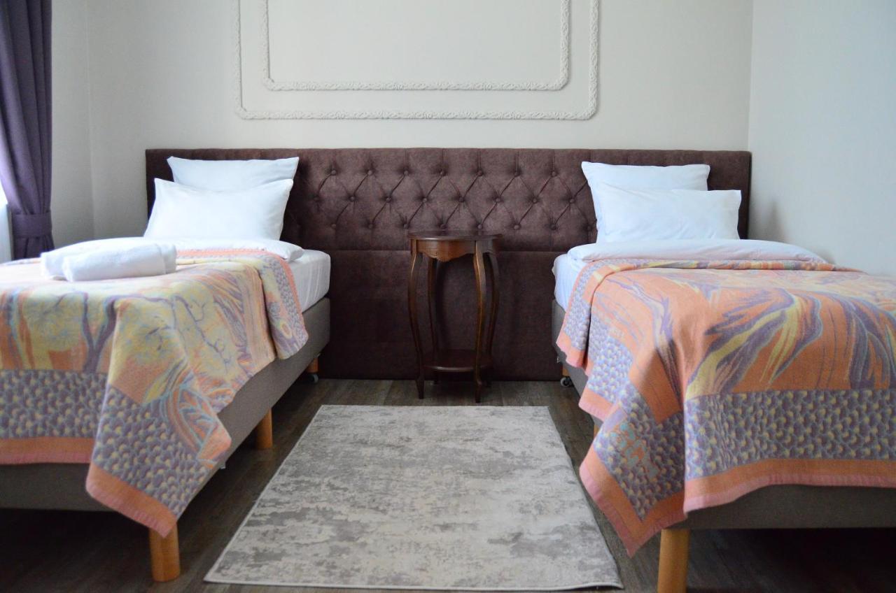 Golden Park Hotel Pavlodar Ngoại thất bức ảnh