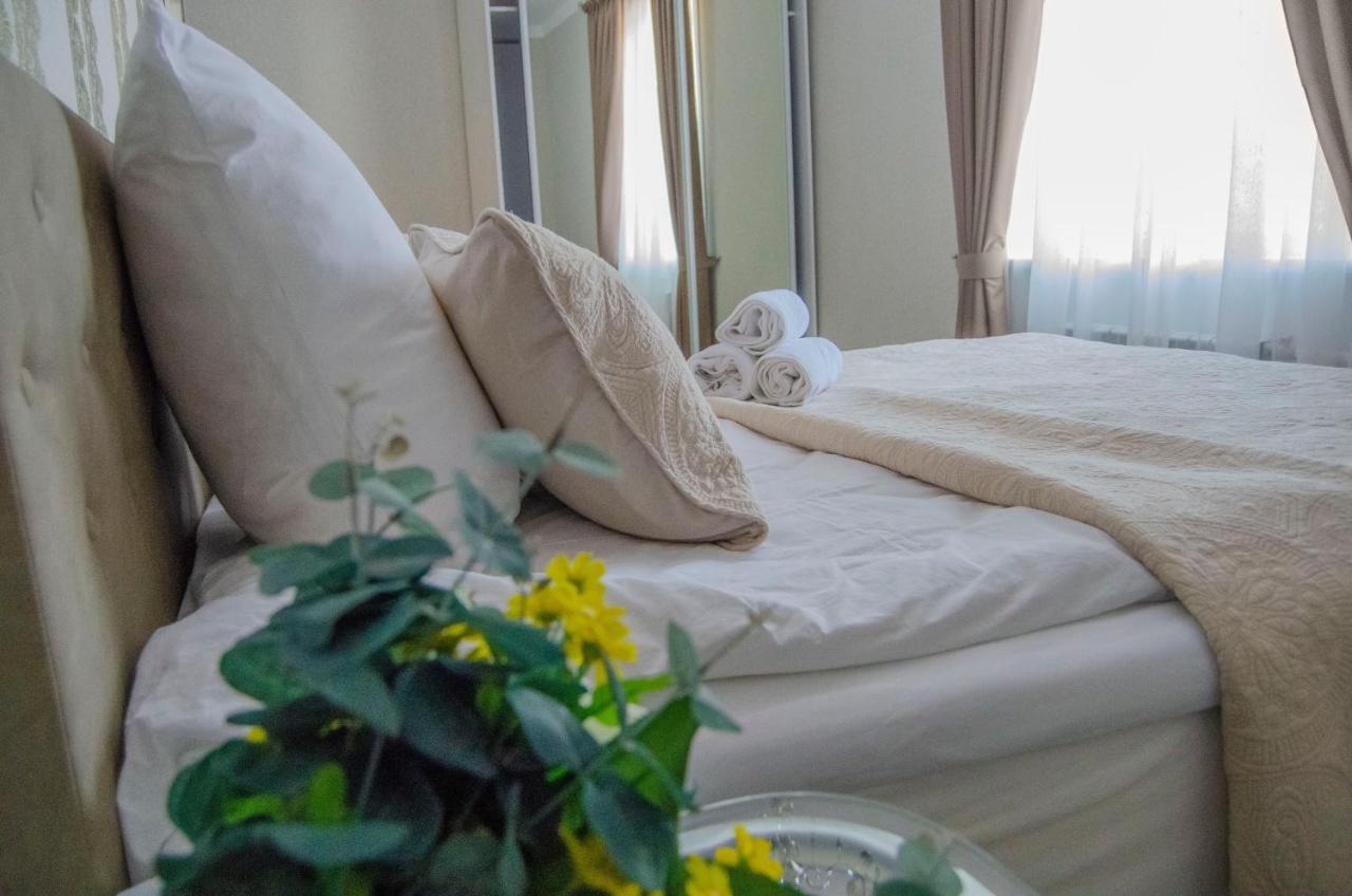 Golden Park Hotel Pavlodar Ngoại thất bức ảnh
