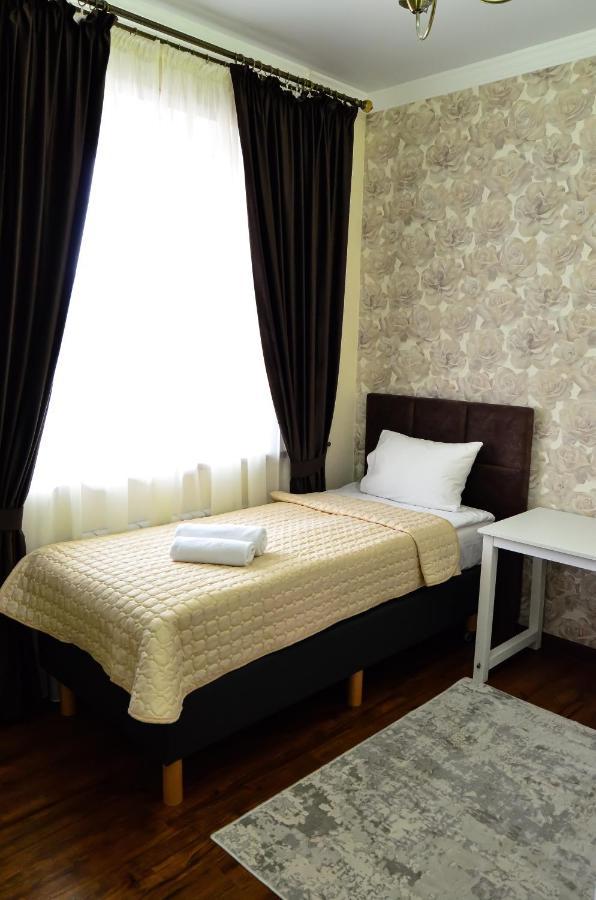 Golden Park Hotel Pavlodar Ngoại thất bức ảnh