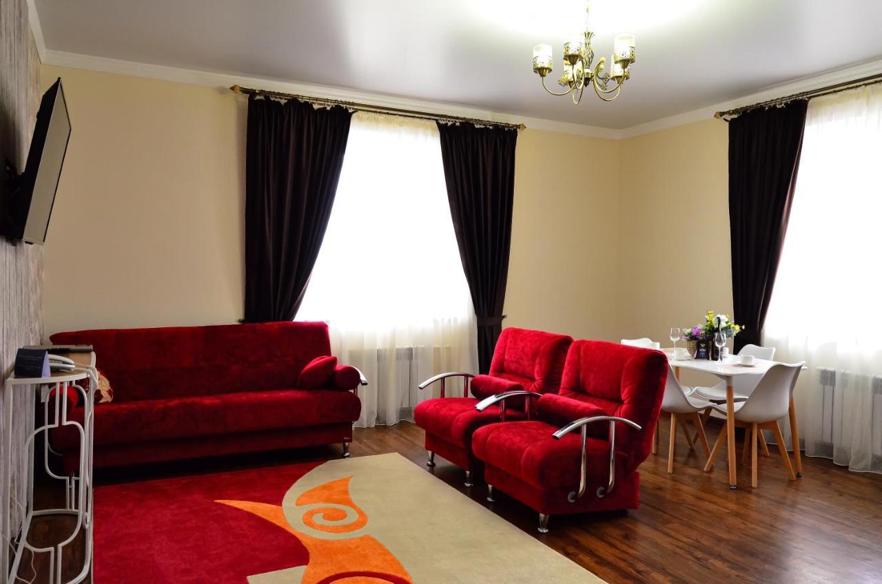 Golden Park Hotel Pavlodar Ngoại thất bức ảnh