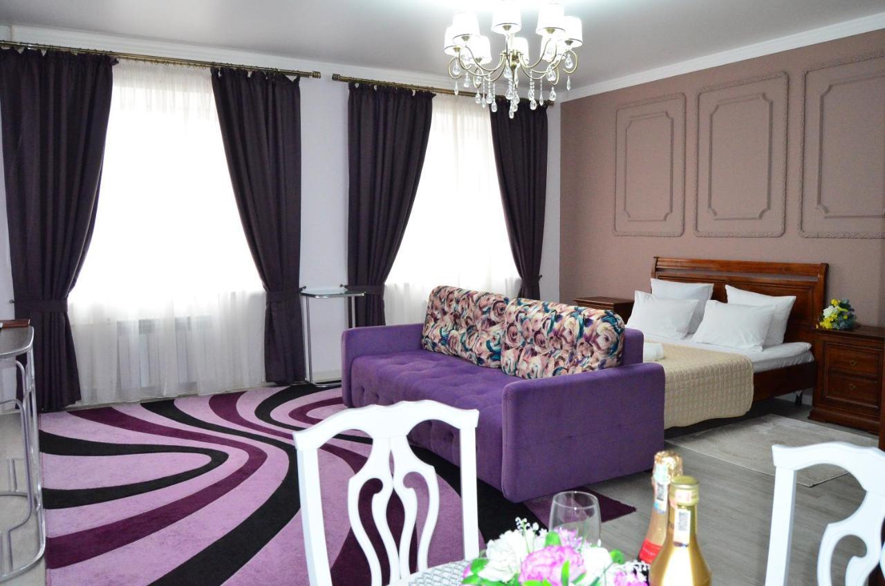Golden Park Hotel Pavlodar Ngoại thất bức ảnh