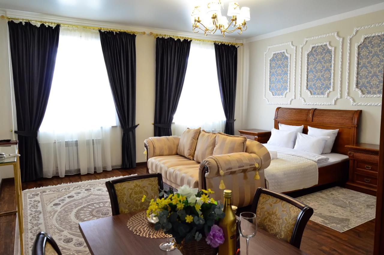 Golden Park Hotel Pavlodar Ngoại thất bức ảnh